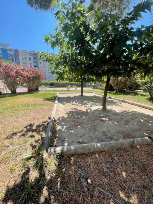Grand Dans Avec Piscine Apartment *