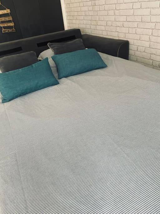 Apartment Grand Dans Avec Piscine Hyeres