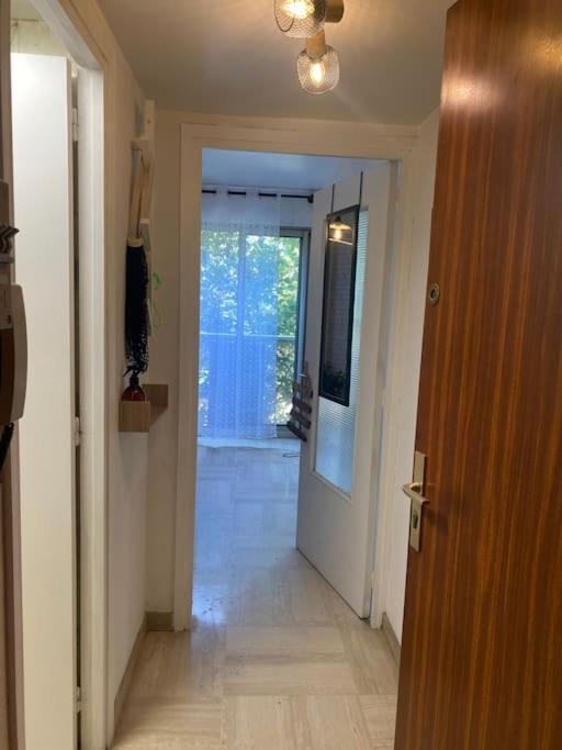 Grand Dans Avec Piscine Apartment